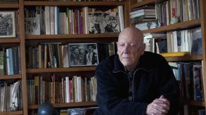 RAmiro Pinilla en biblioteca