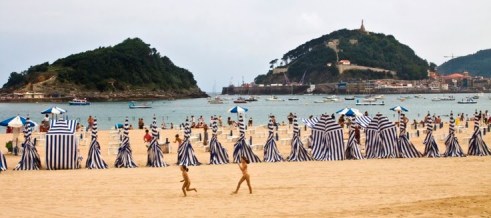 la-playa-de-ondarreta-en-san-sebastian